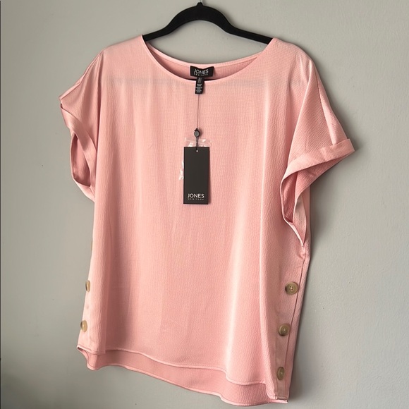 JONES NEW YORK Hammered Satin Crew Neck Short Sleeve Side Button Blouse - Picture 12 of 13